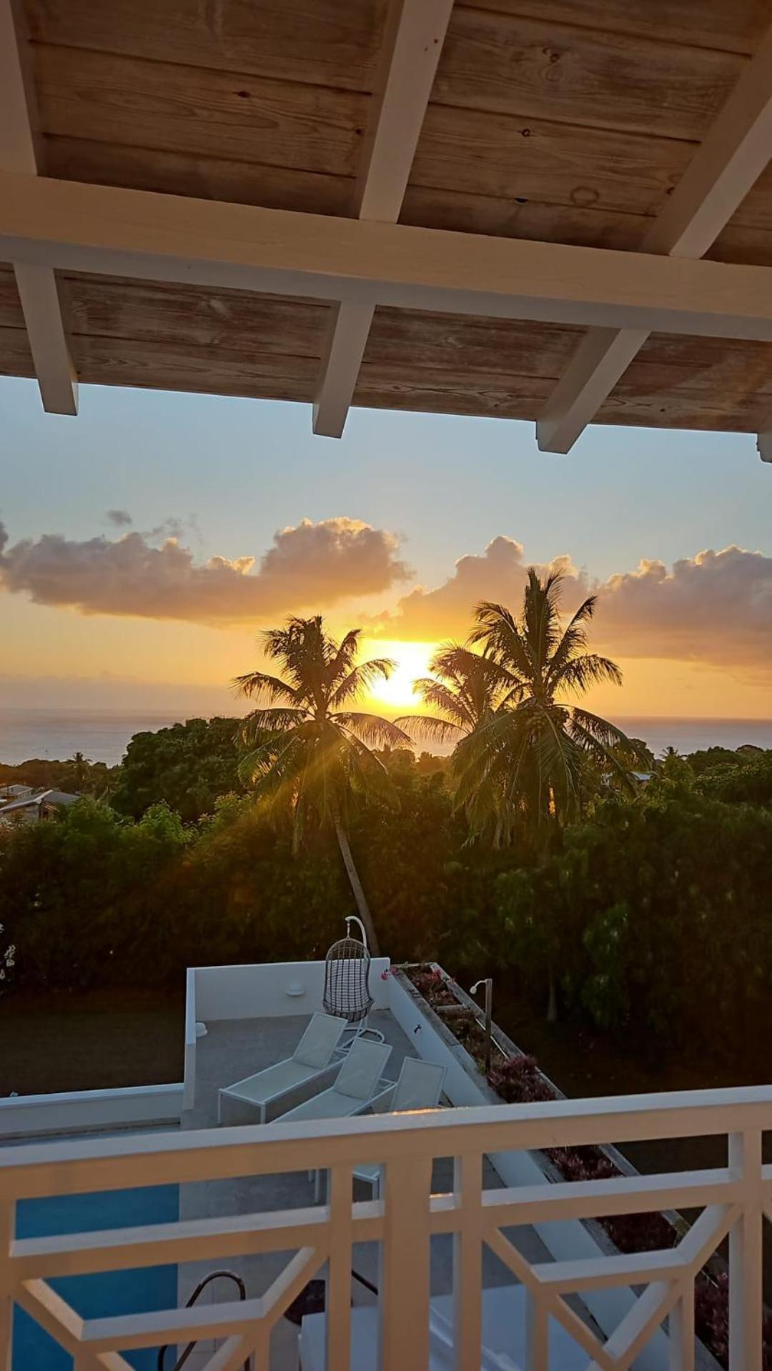 Purple Haze - Infinity Pool Holiday Home Minutes From The Island'S Best Beaches Saint James Exterior photo